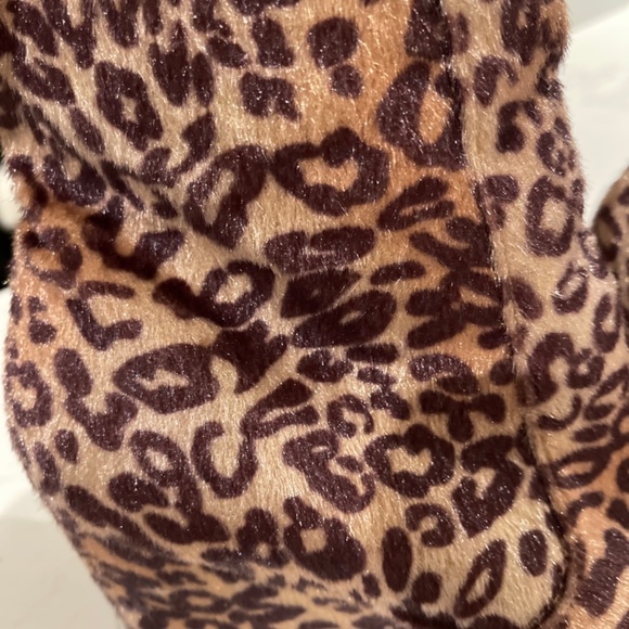 Super cool leopard print ankle booties - Picture 7 of 9